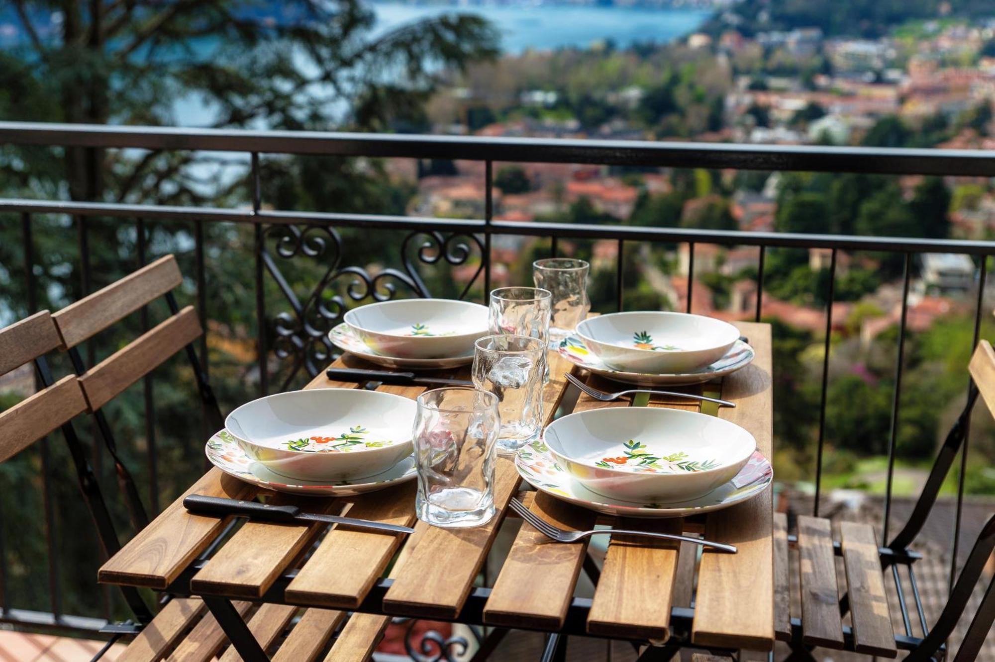 Vista Lario Apartment - Aqua Apartments เชอร์นอบบิโอ ภายนอก รูปภาพ