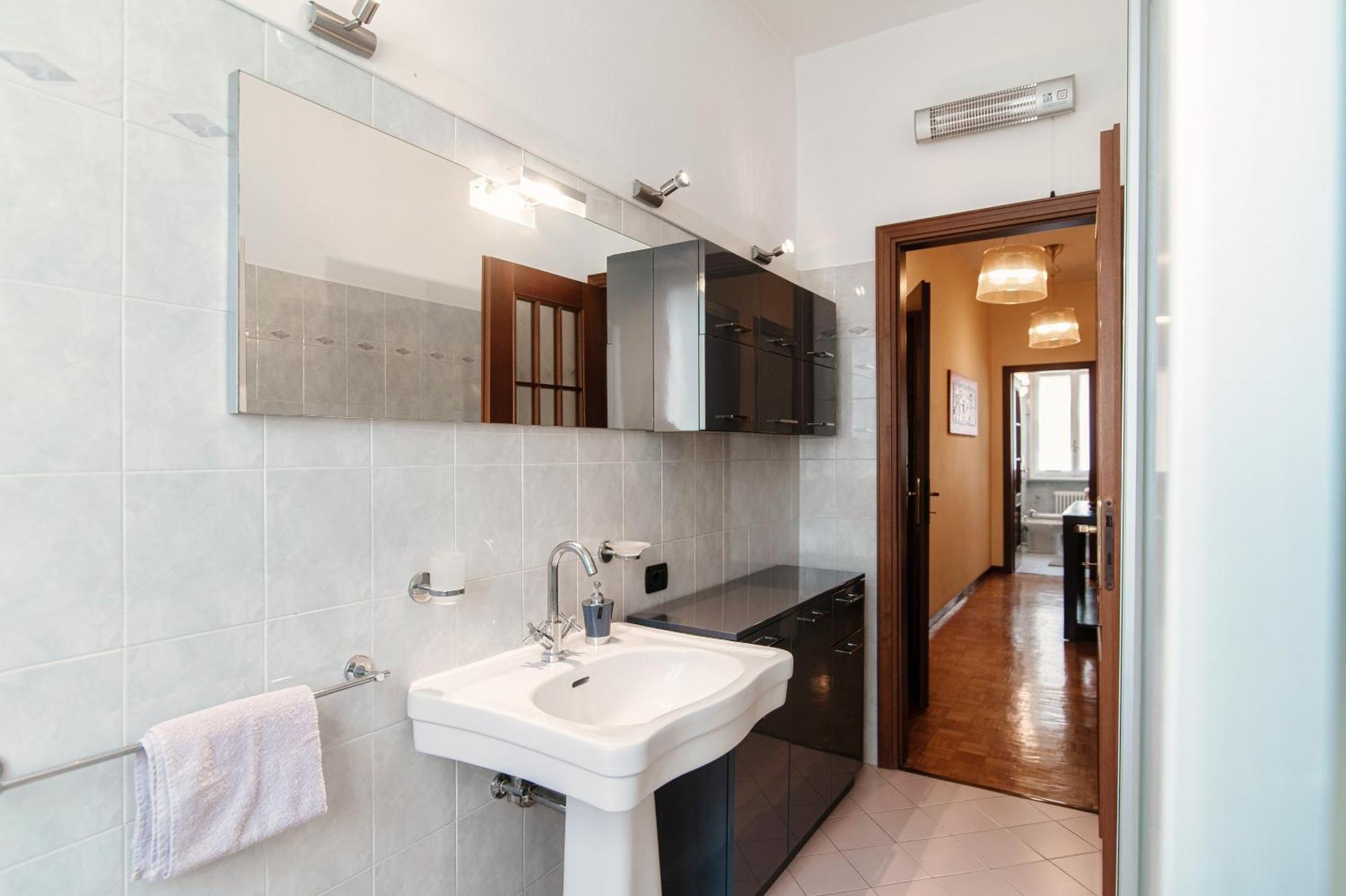 Vista Lario Apartment - Aqua Apartments เชอร์นอบบิโอ ภายนอก รูปภาพ
