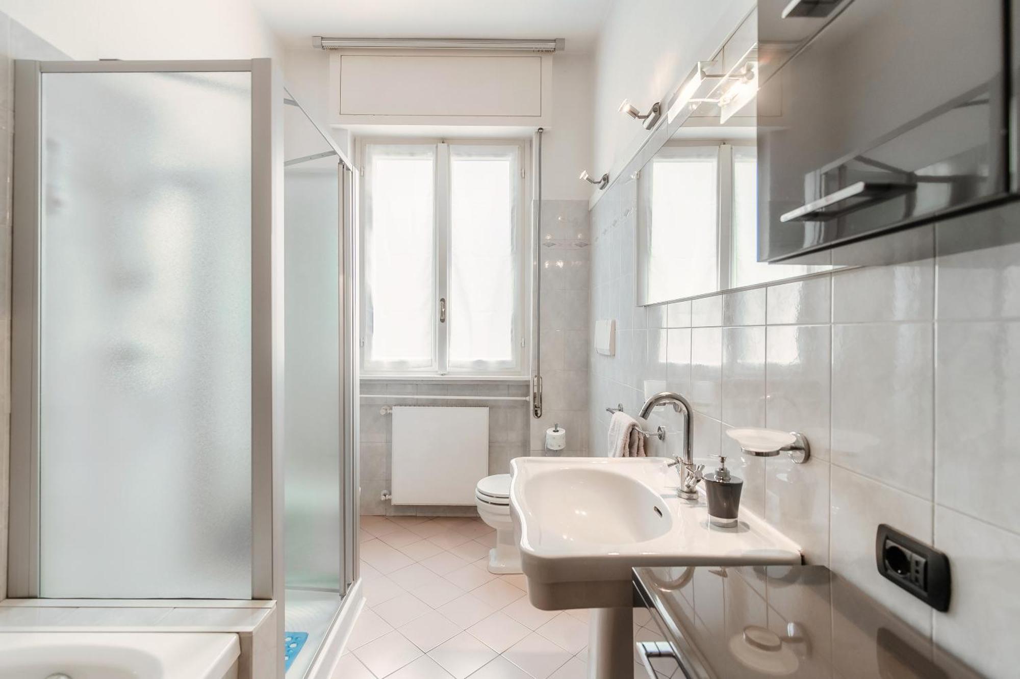 Vista Lario Apartment - Aqua Apartments เชอร์นอบบิโอ ภายนอก รูปภาพ