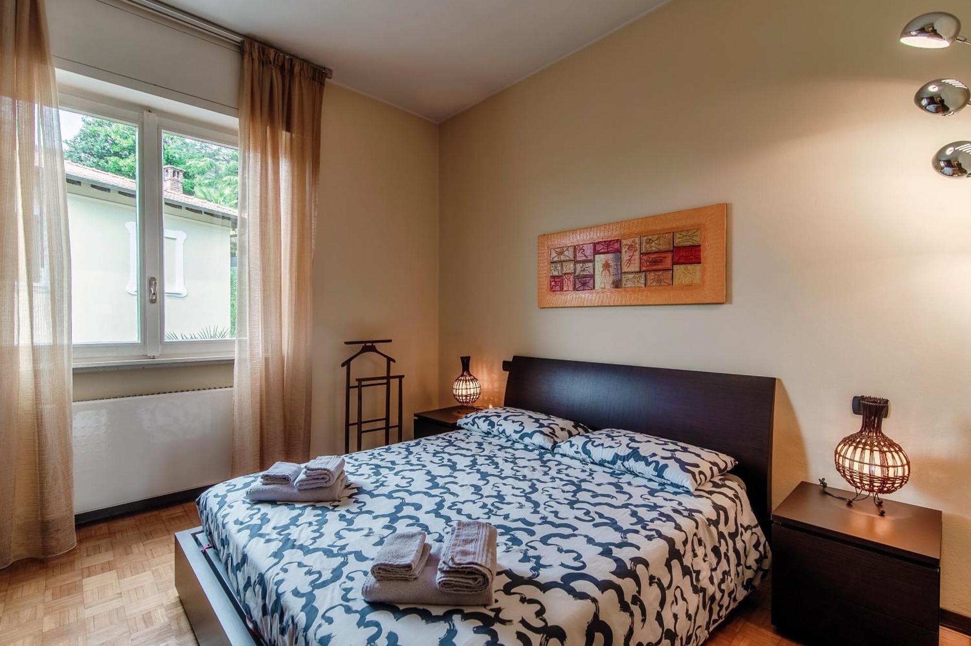 Vista Lario Apartment - Aqua Apartments เชอร์นอบบิโอ ภายนอก รูปภาพ