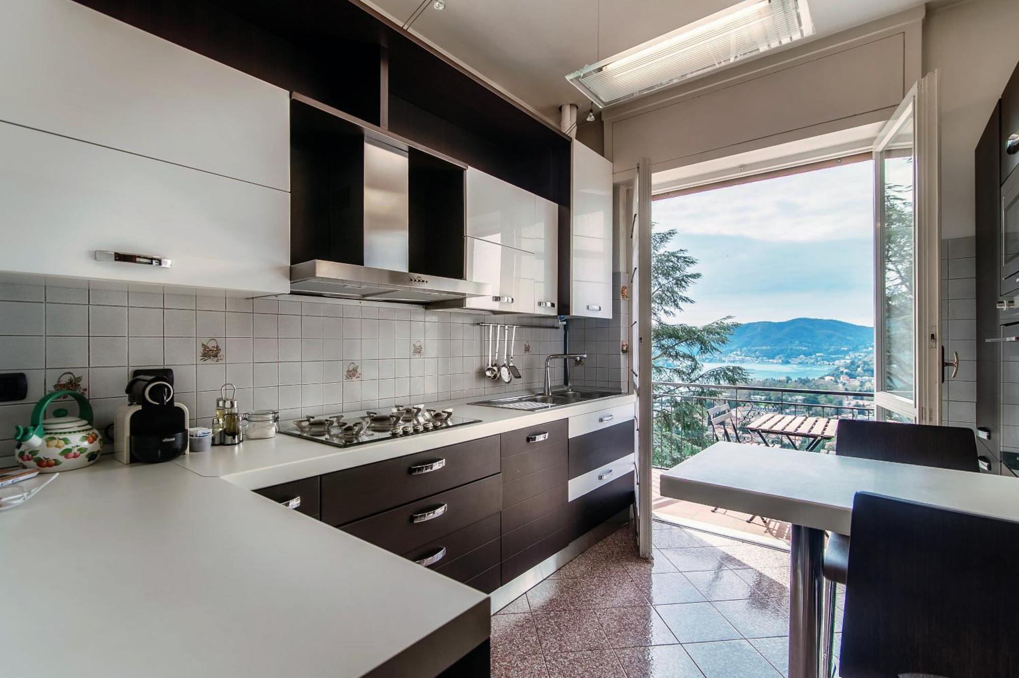 Vista Lario Apartment - Aqua Apartments เชอร์นอบบิโอ ภายนอก รูปภาพ