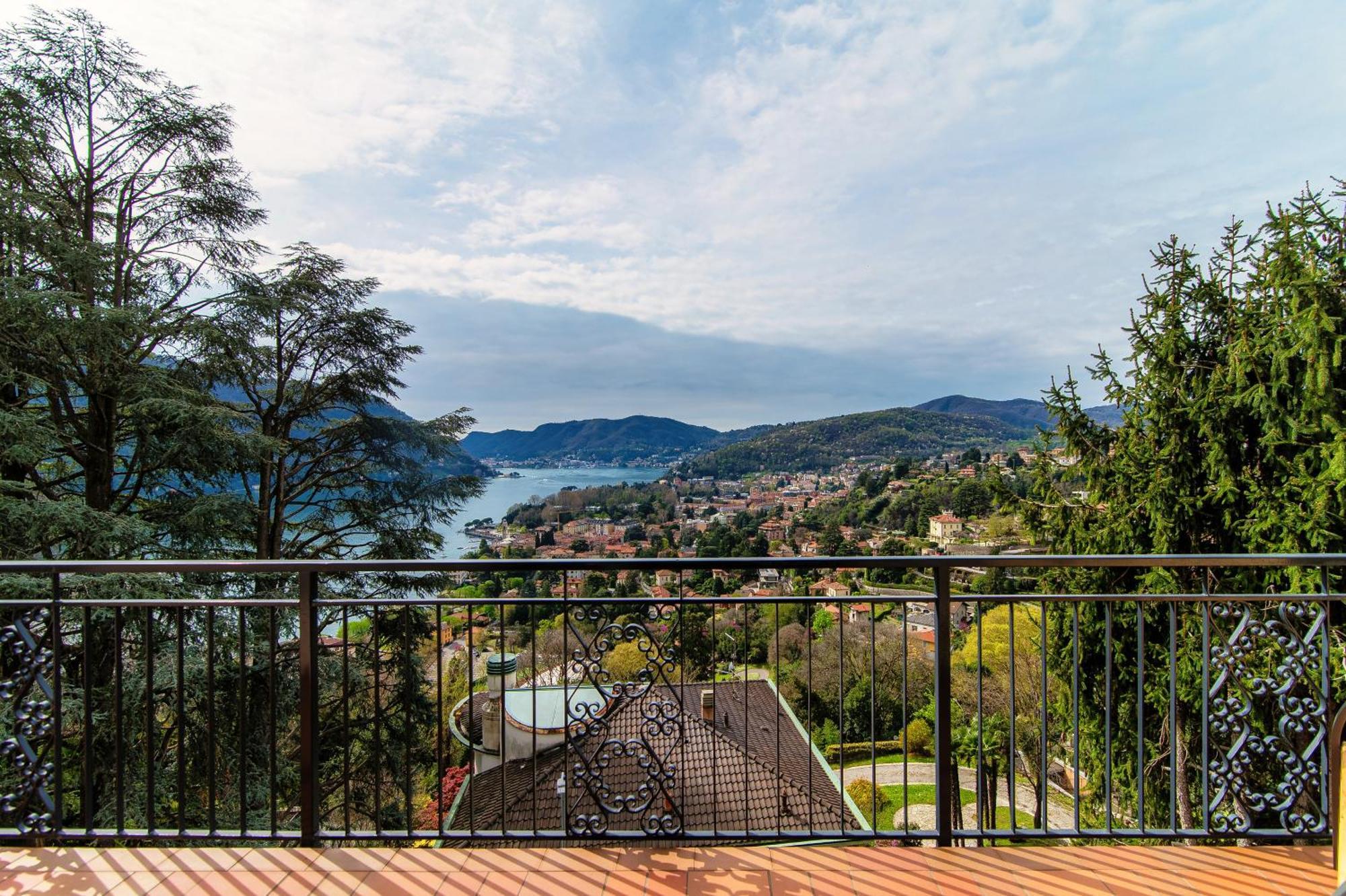 Vista Lario Apartment - Aqua Apartments เชอร์นอบบิโอ ภายนอก รูปภาพ